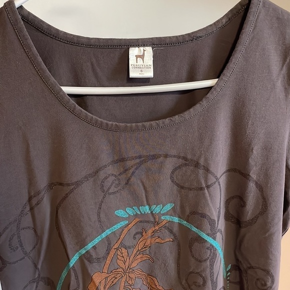 Y2K Peruvian Connection Graphic T-Shirt Small Gray Scoop Casual Luxury Loose - Picture 4 of 13